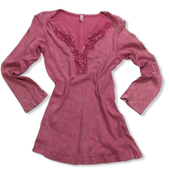 Y2K Taryn Taylor Ribbed Pink Stone Washed  Embellished V-Neck Top - Picture 1 of 6